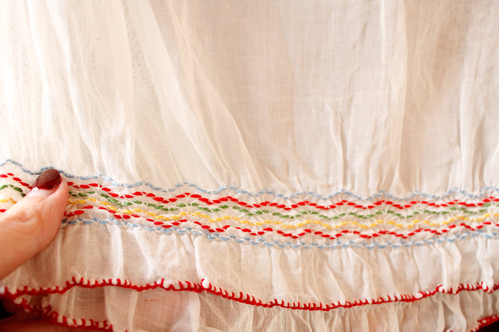 1940s Hungarian Cotton Gauze Floral Embroidered Top - Xsmall