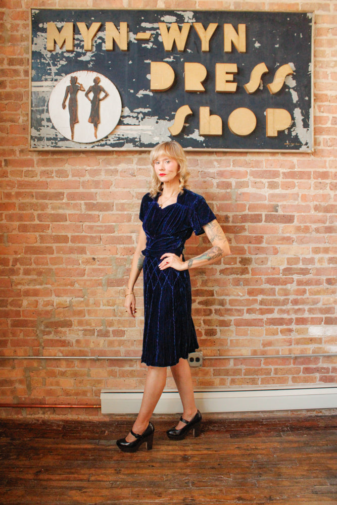 Late 30s/40s Sapphire Silk Velvet Dress - S/M