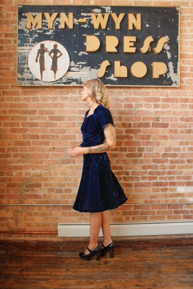 Late 30s/40s Sapphire Silk Velvet Dress - S/M