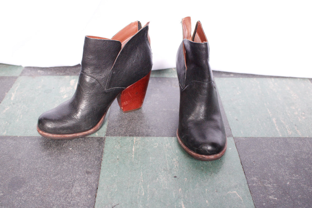 Vintage inspired KORK-EASE Black Leather Ankle Boots - 7-7.5M