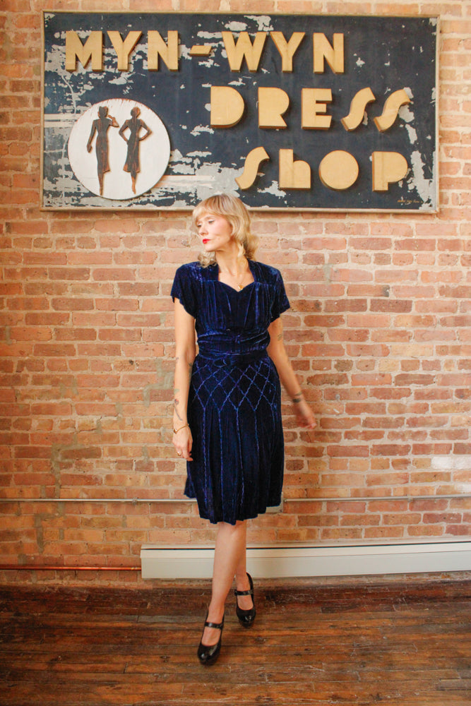 Late 30s/40s Sapphire Silk Velvet Dress - S/M
