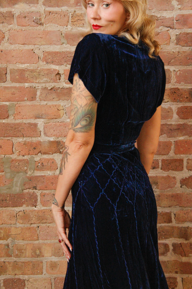 Late 30s/40s Sapphire Silk Velvet Dress - S/M