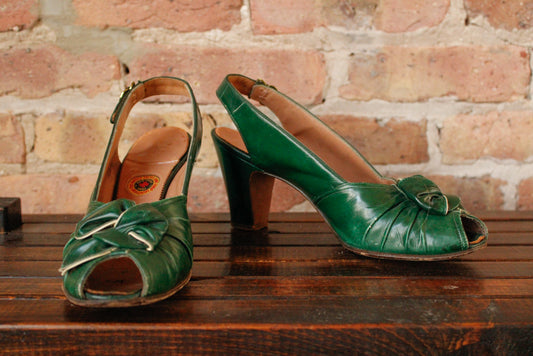 1940s Green Leather Knot Slingback Heel - 8.5