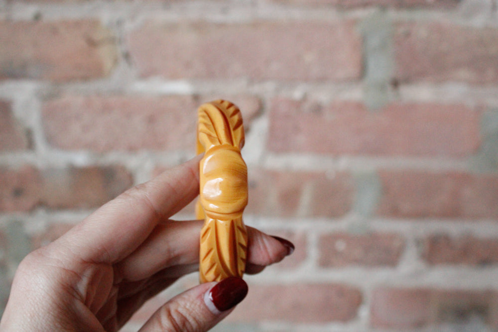 1940s Butterscotch Carved Bakelite Bangle 