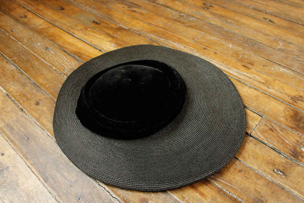  1940s Velvet and Straw Art Deco Halo Hat