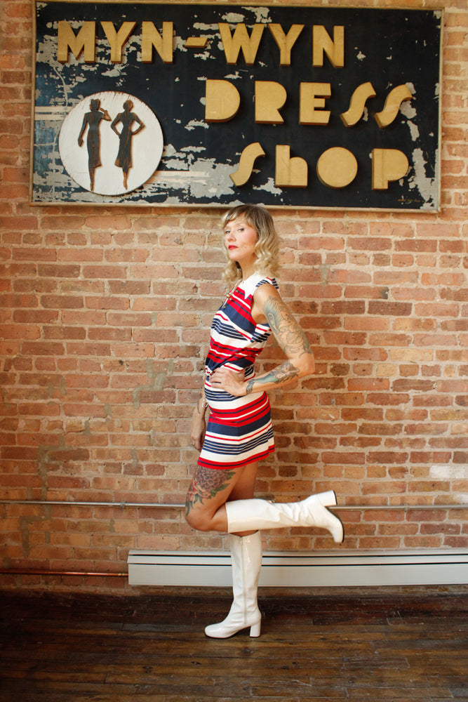 1990s does 1960s  Mod White Vinyl GoGo Boots - 8