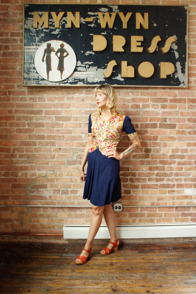 Later 1930s Floral Print Rayon Dress - Medium