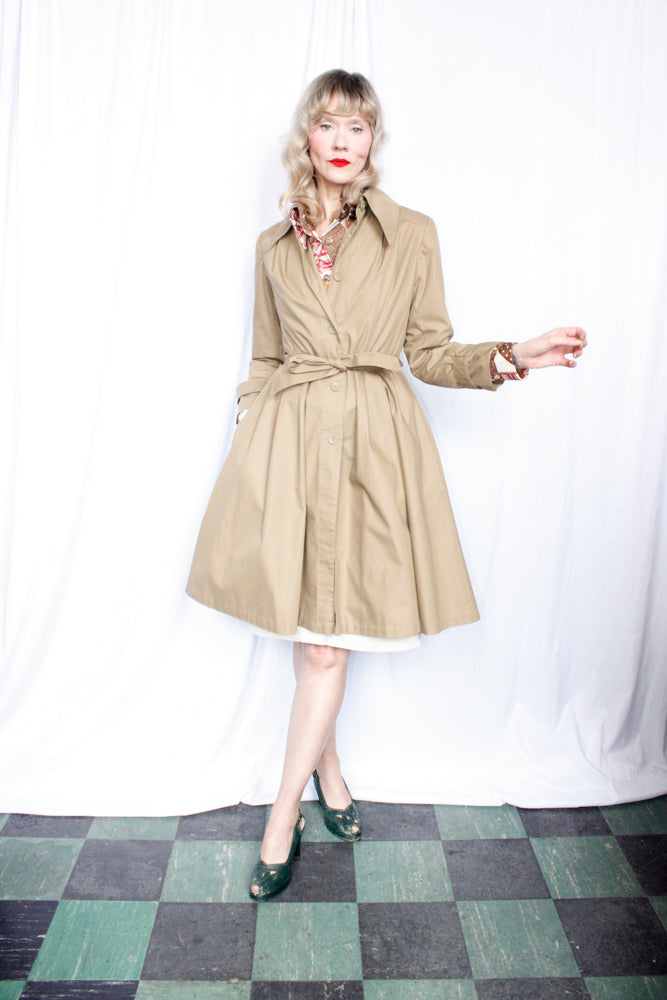 1970s Princess Silhouette Trench Coat - Small