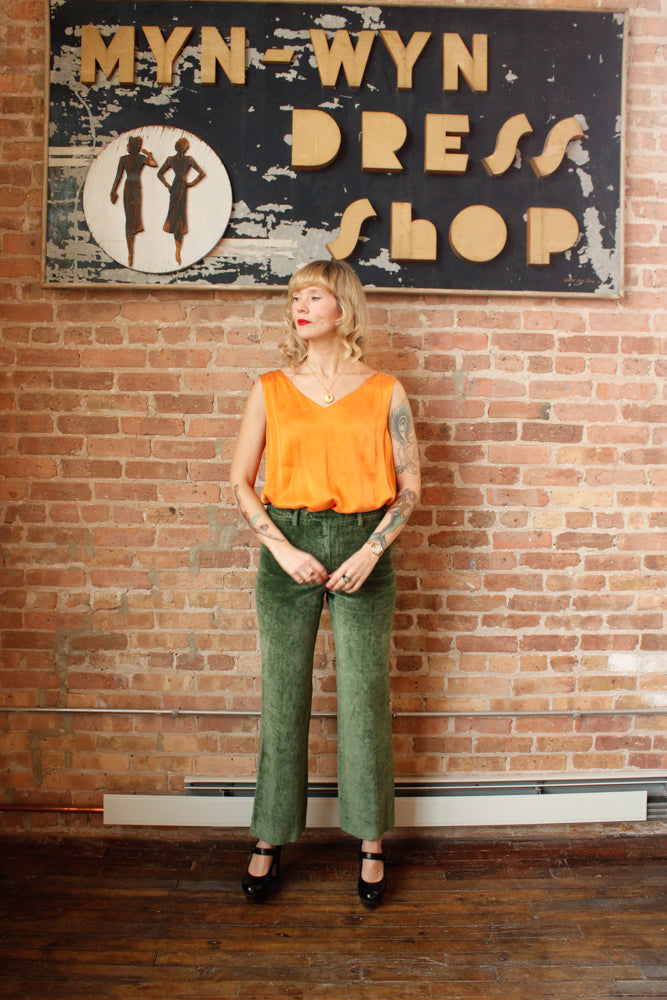 1970s Bonwit Teller Green Velvet Corduroy Low Rise Pant - 32" (Fits a Small) 