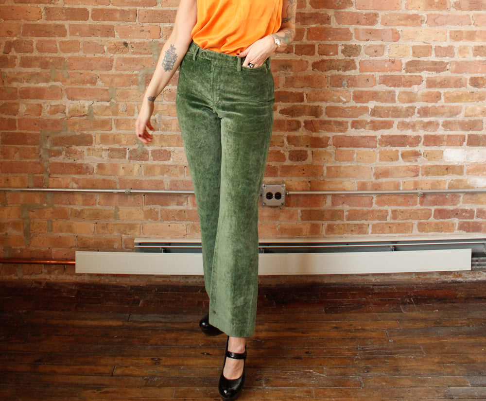 1970s Bonwit Teller Green Velvet Corduroy Low Rise Pant - 32" (Fits a Small) 