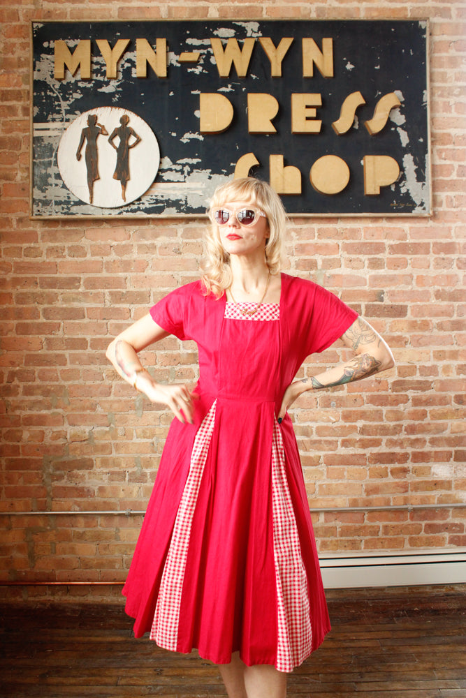 1950s Magenta Pink Peekaboo Gingham Dress - Small