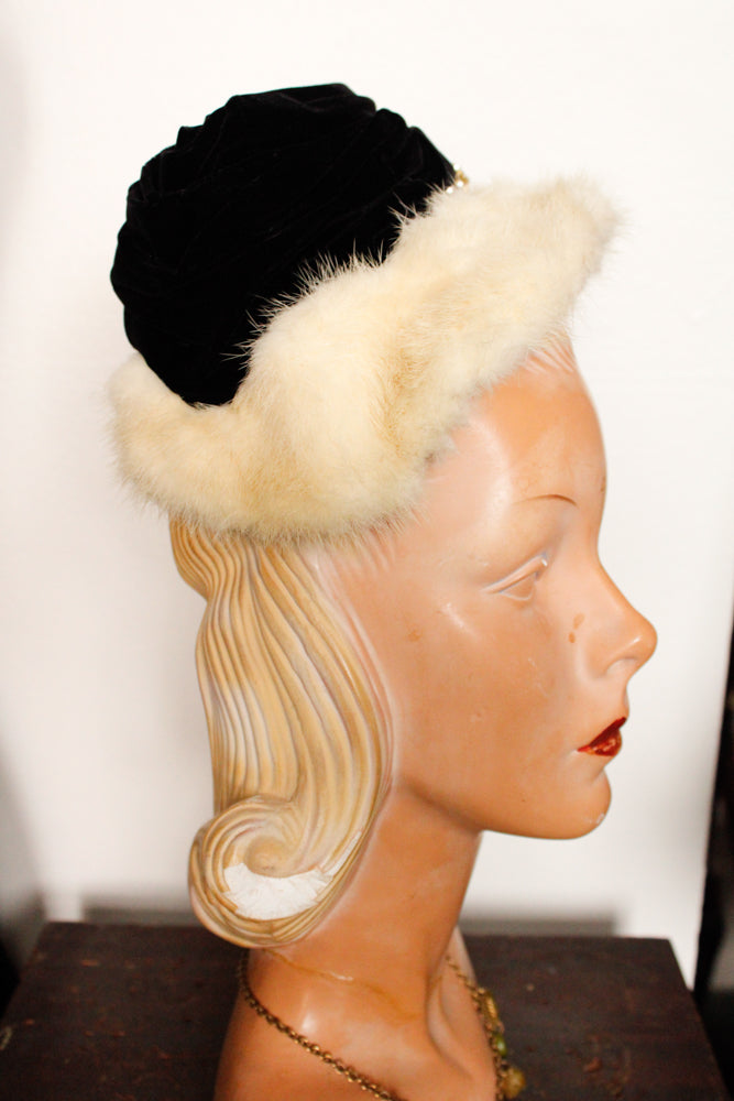 1940s Black Velvet & Ermine Hat