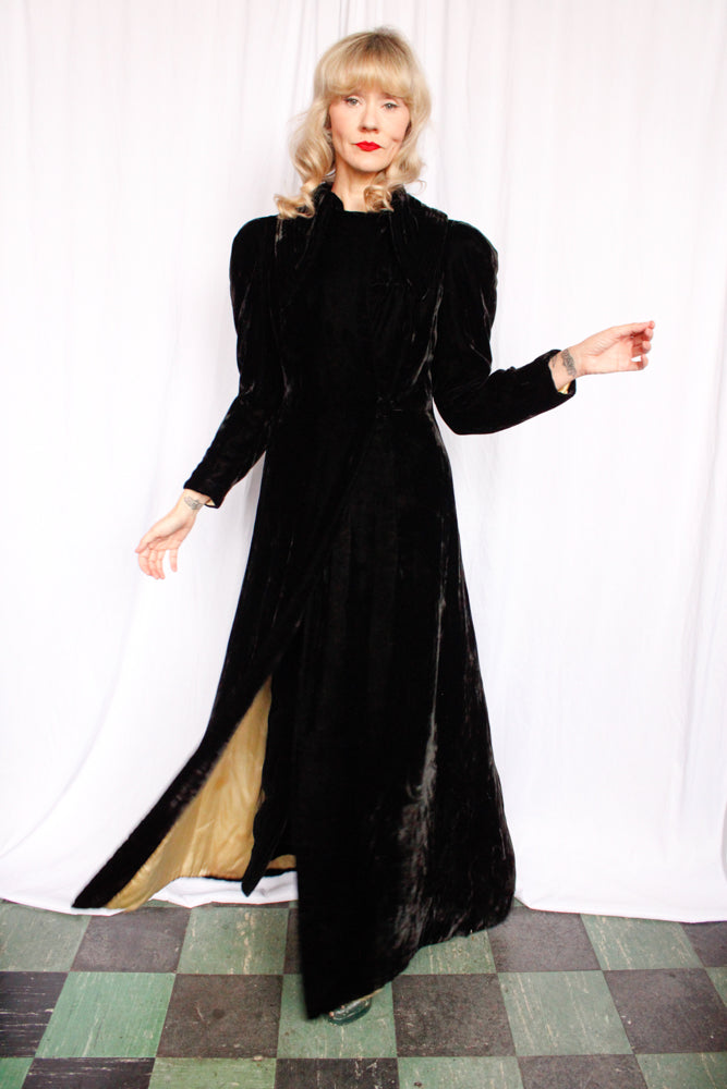 Black velvet long opera evening outlet coat