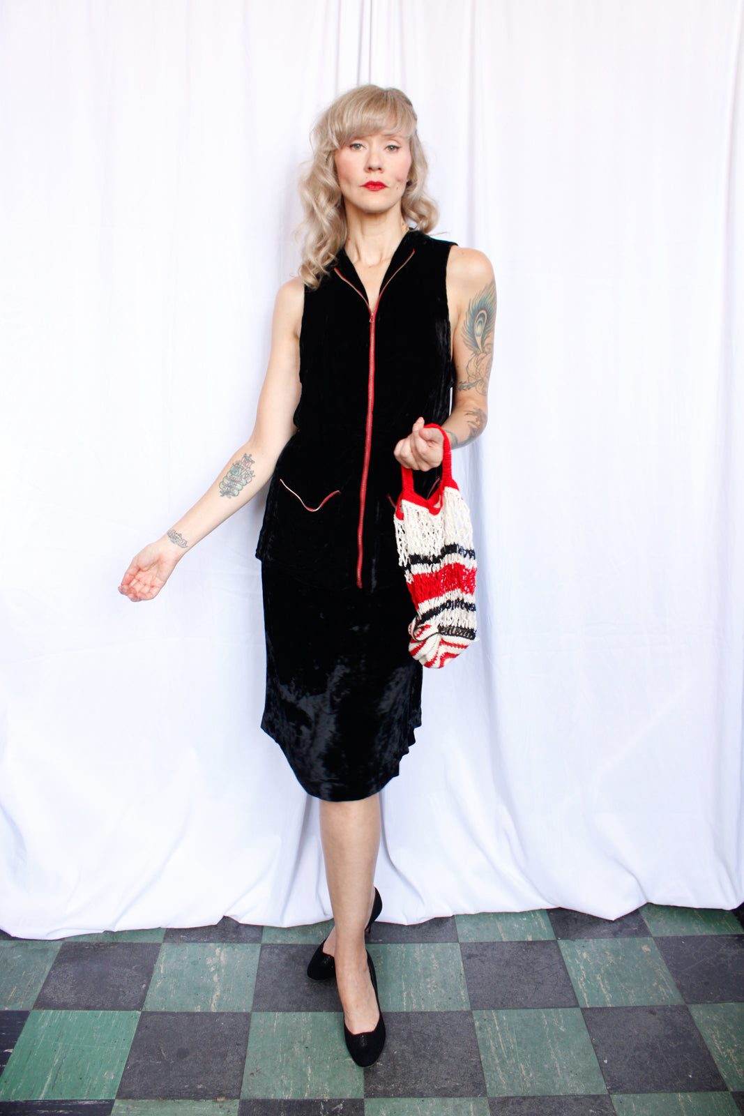 1930s Red White and Black Open Knit Handbag