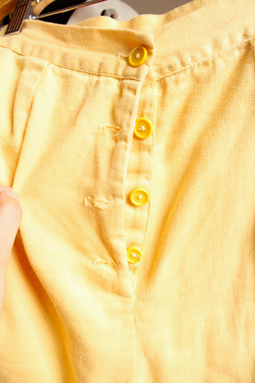 1940s Yellow Cotton Twill Shorts - 25w