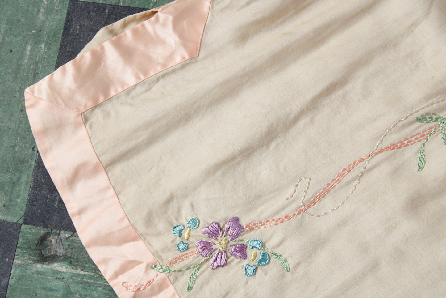 1920s Japanese Pongee Silk Embroidered 2pc Pajamas - M/L