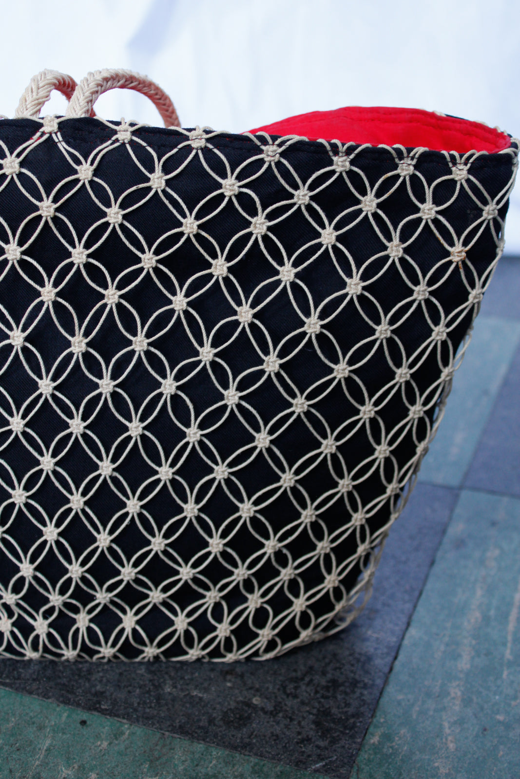 1950s Black & Red Cotton Woven Straw Summer Handbag