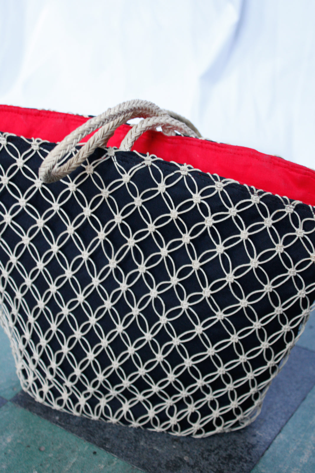 1950s Black & Red Cotton Woven Straw Summer Handbag