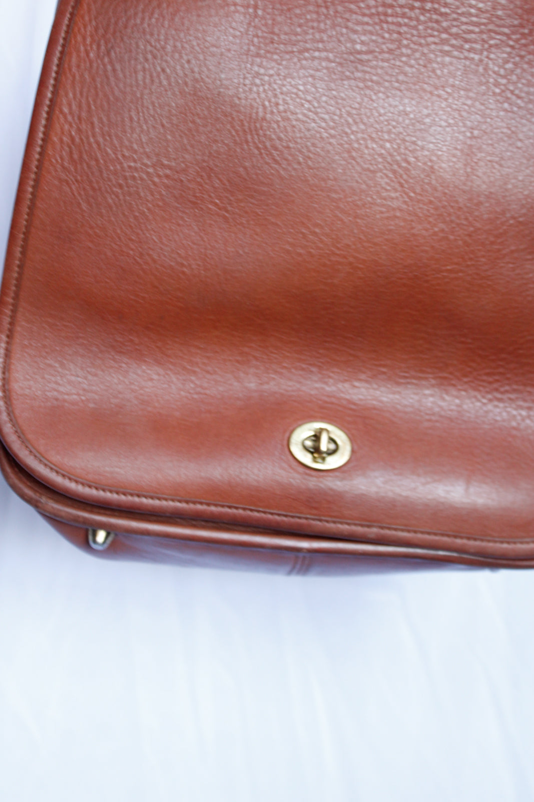 1990s 9525 Saddle Bag Classic Large Tan Leather Coach Large Handbag