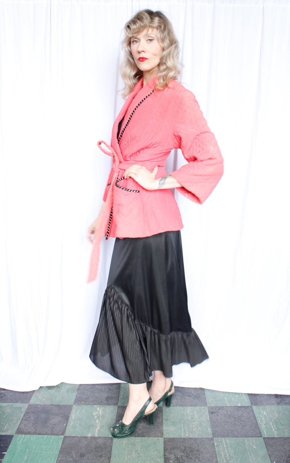 1940s Pink & Black Quilted Lounge Jacket - M/L