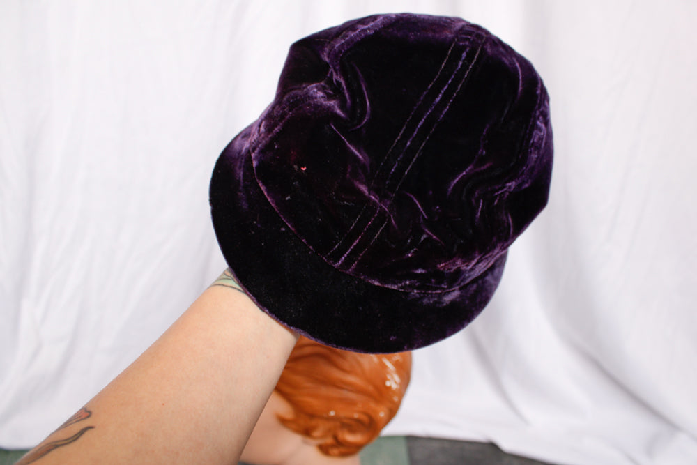 1930s Purple Velvet Betmar Chapeau