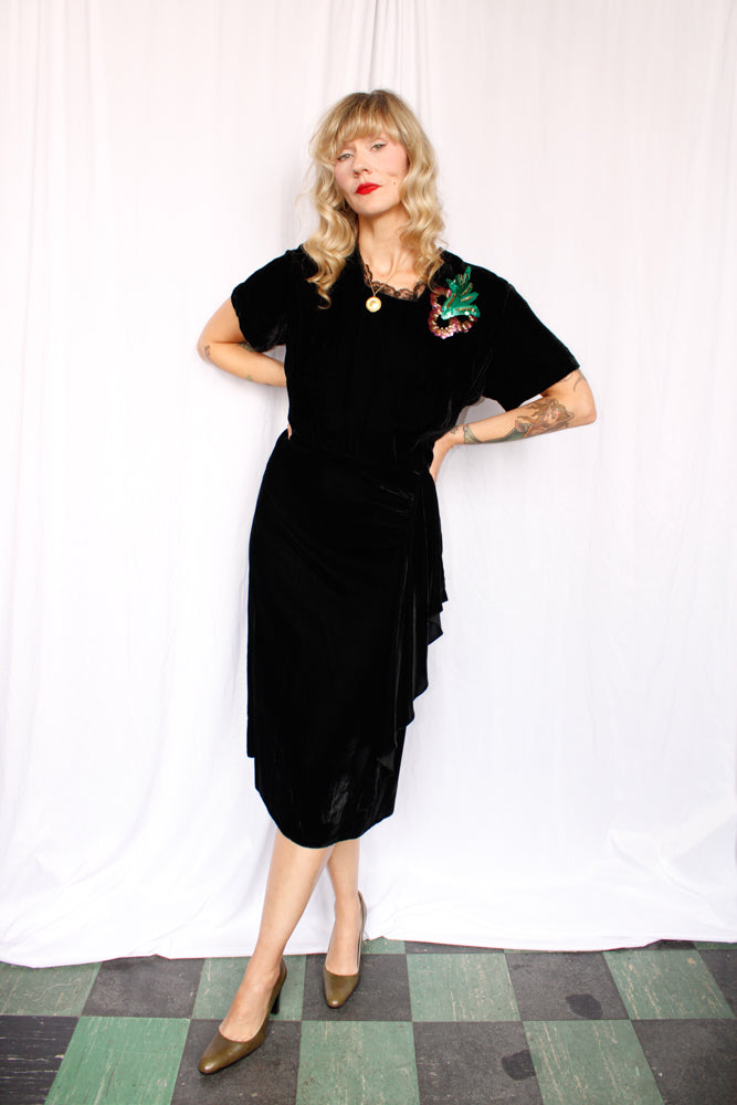 1940s Black Velvet with Sequin Floral Detail- XL