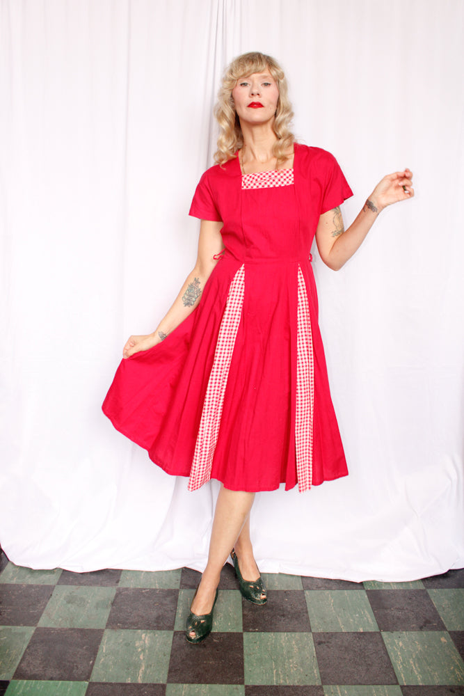 1950s Magenta Pink Peekaboo Gingham Dress - Small