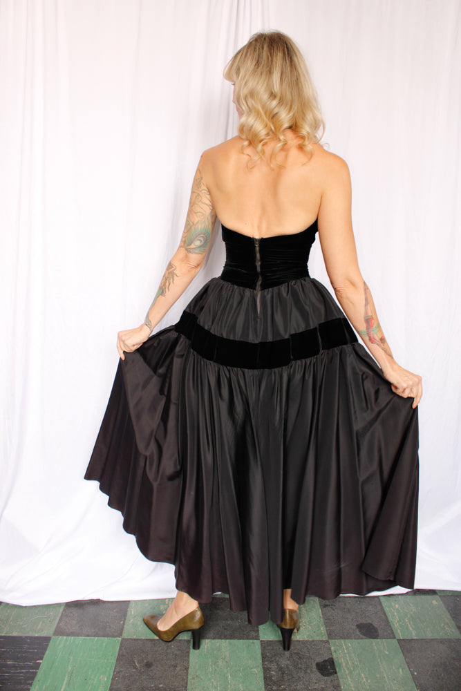 1930s Black Velvet Halter & Taffeta Gown with 3D Pink Floral Detail - XS