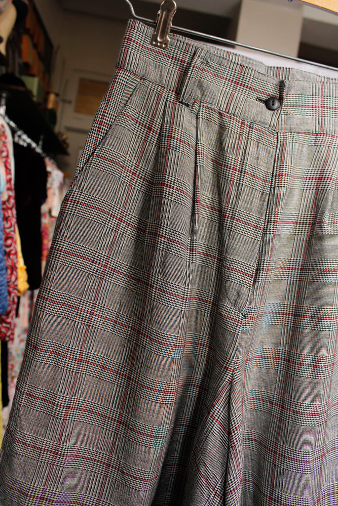 1990s Herringbone Plaid Shorts - 27 waist