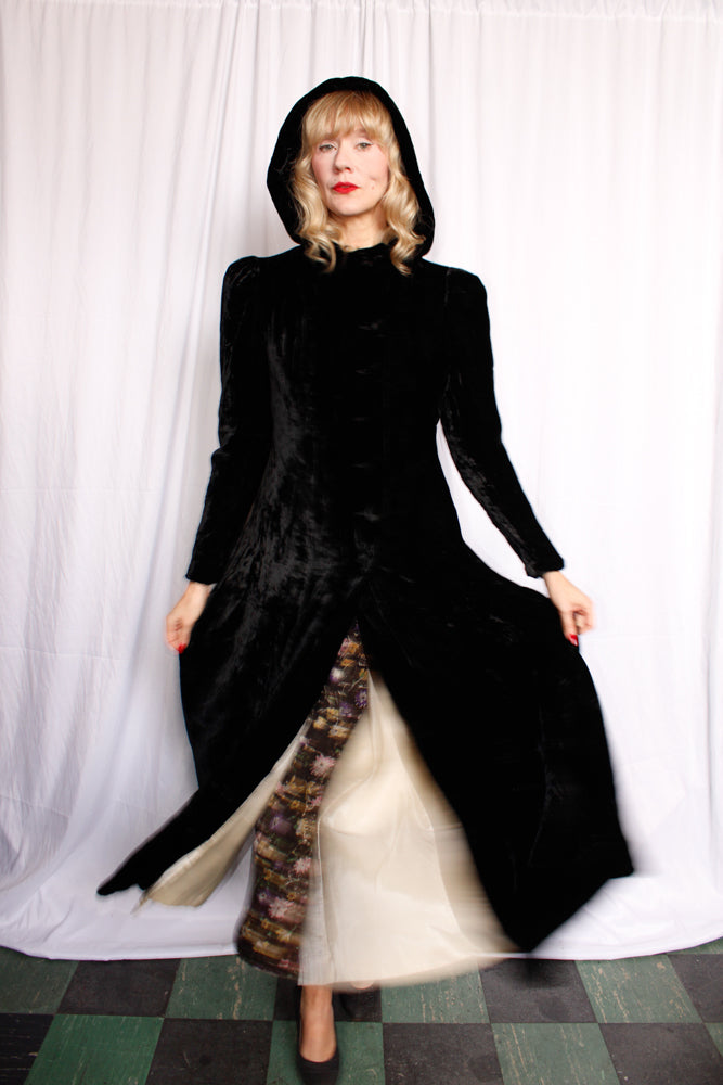 1930s Velvet Hooded Opera Coat - S/M