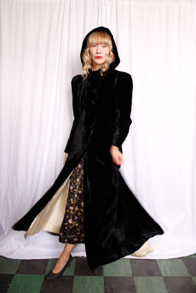 1930s Velvet Hooded Opera Coat - S/M