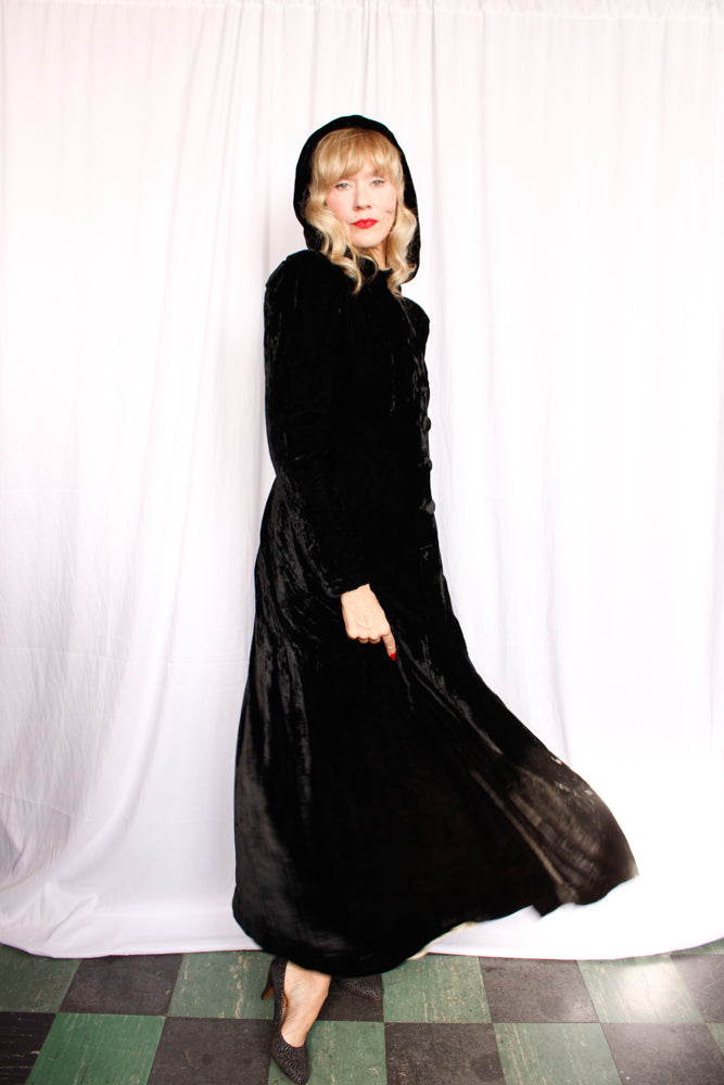 1930s Velvet Hooded Opera Coat - S/M