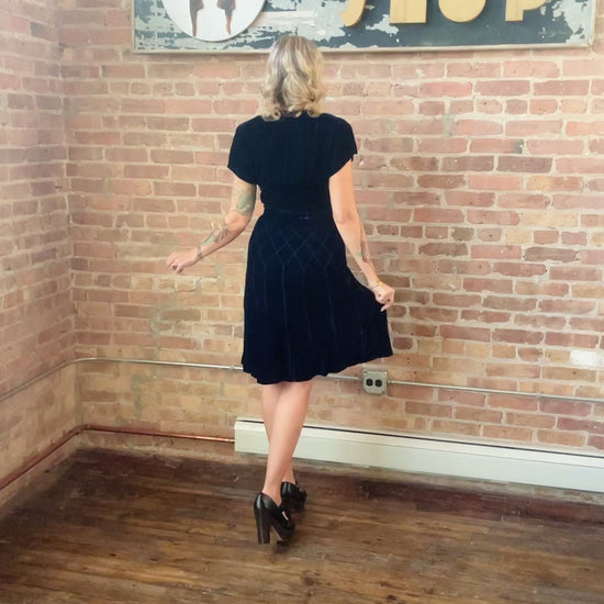 Late 30s/40s Sapphire Silk Velvet Dress - S/M