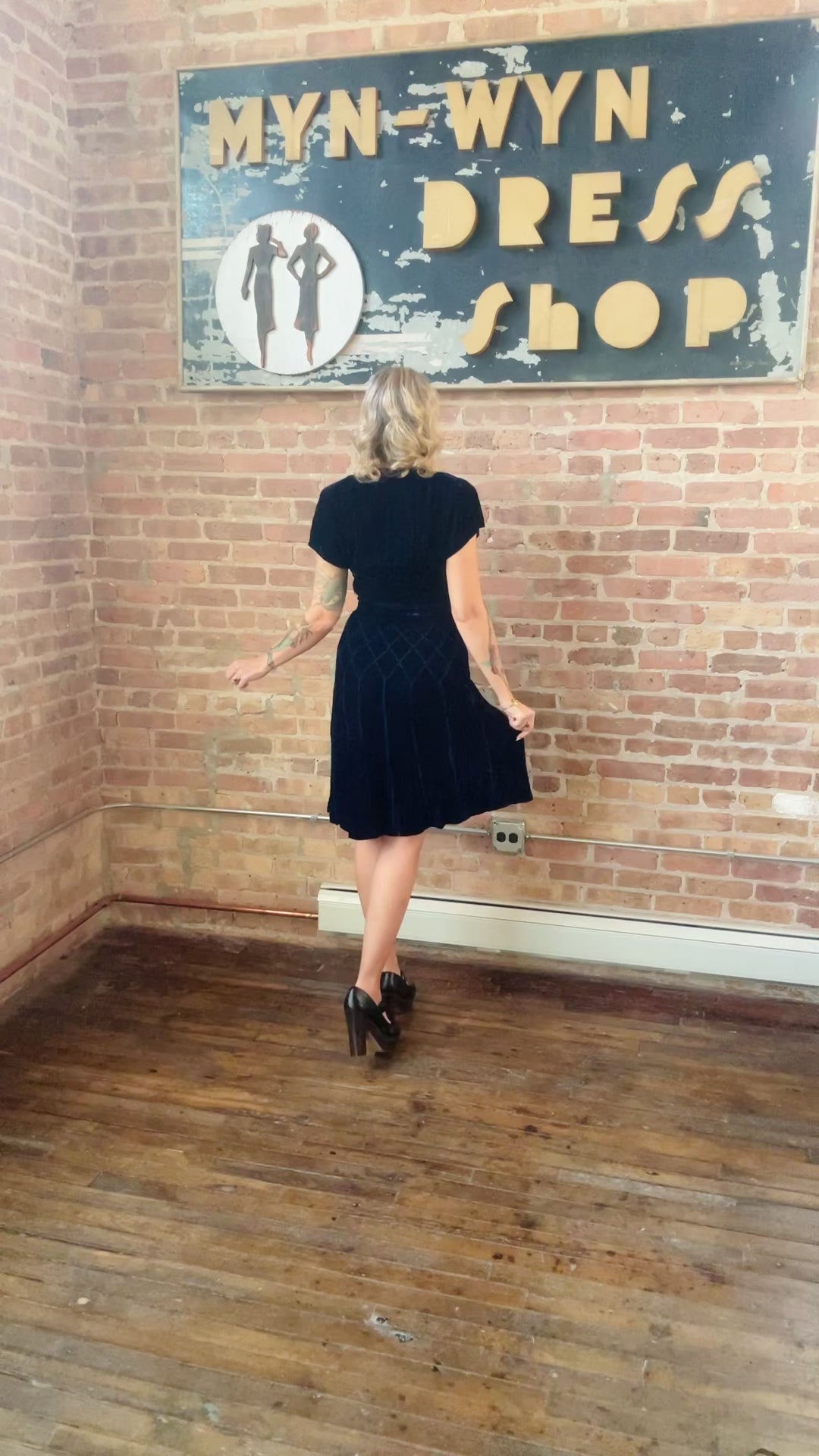 Late 30s/40s Sapphire Silk Velvet Dress - S/M