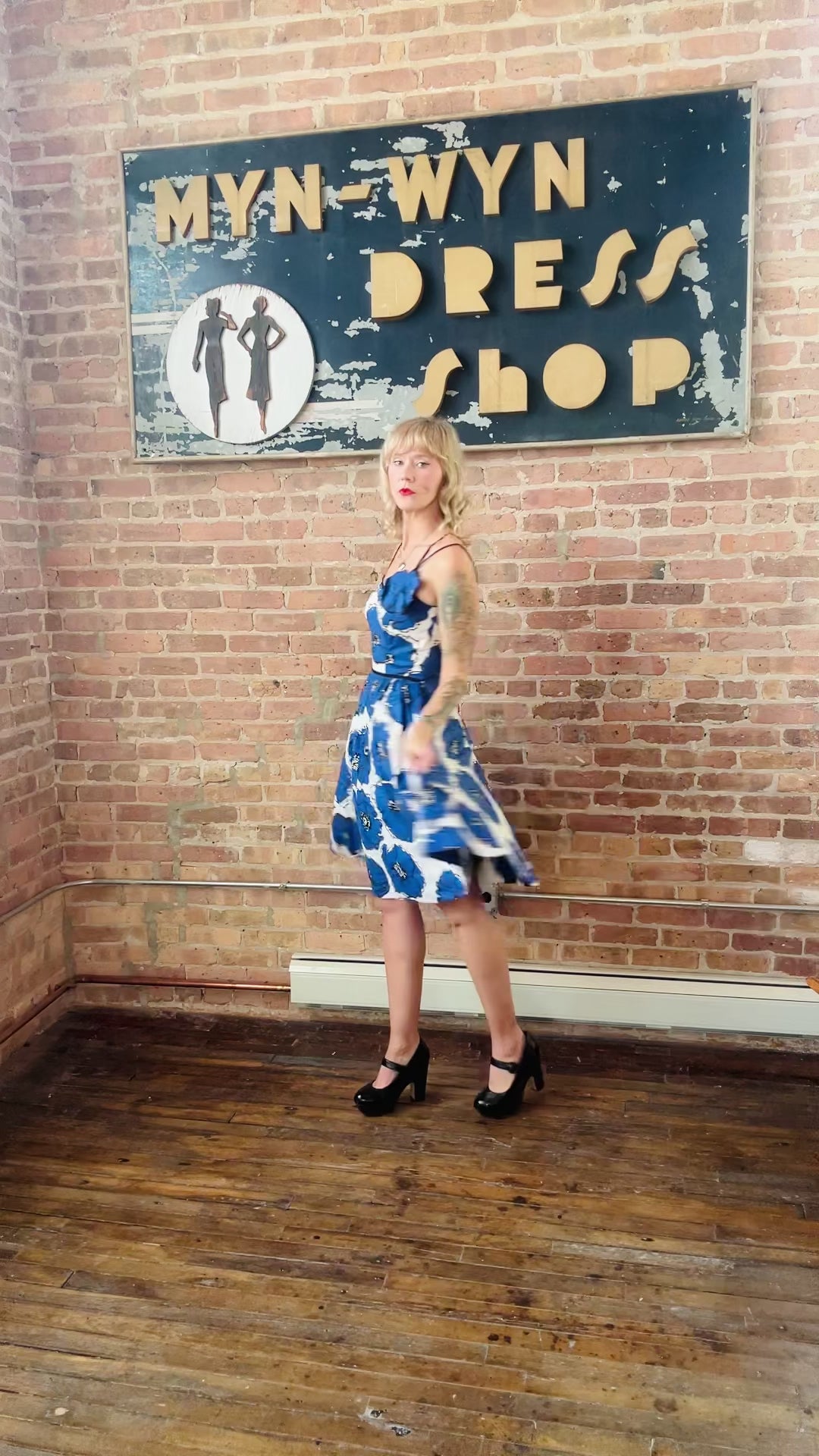 1950s Blue & Black Floral Day Dress with Appliqué Flower - Xsmall