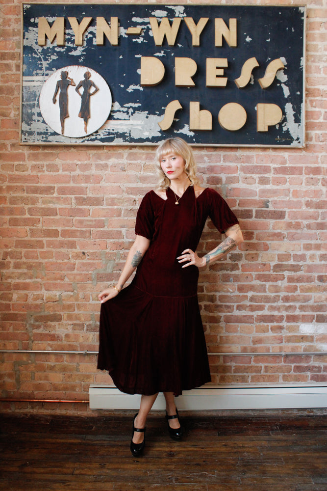 1930s Bordeaux Silk Velvet Vampy Dress - Small