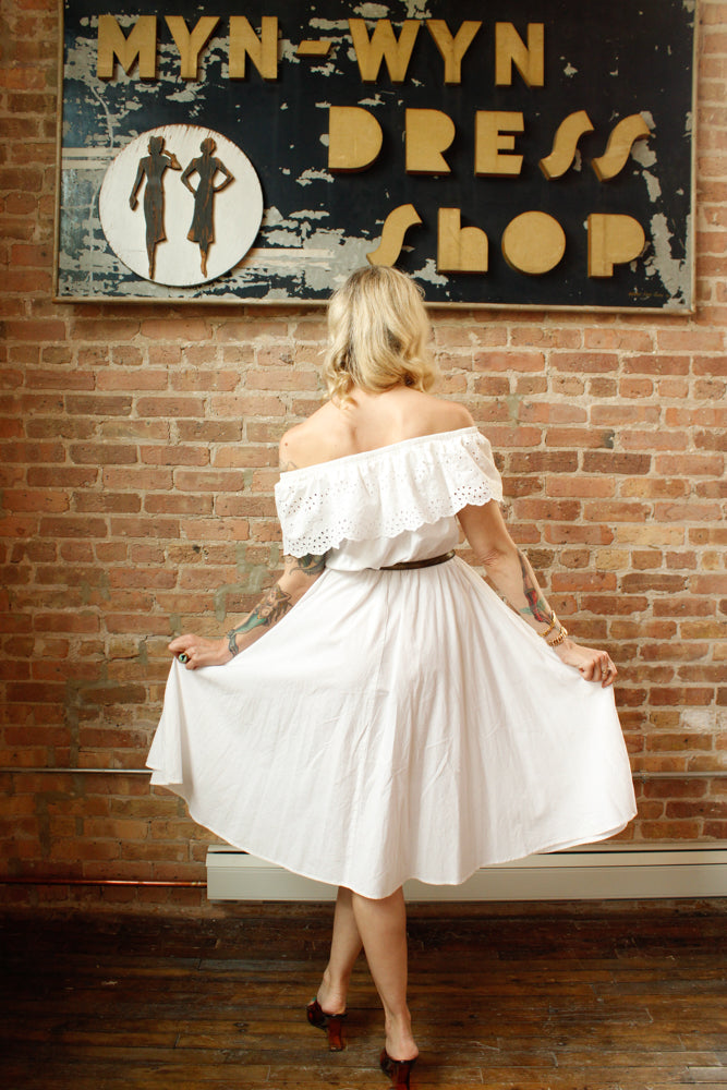 1990s White Off the Shoulder Cotton Dress - Medium