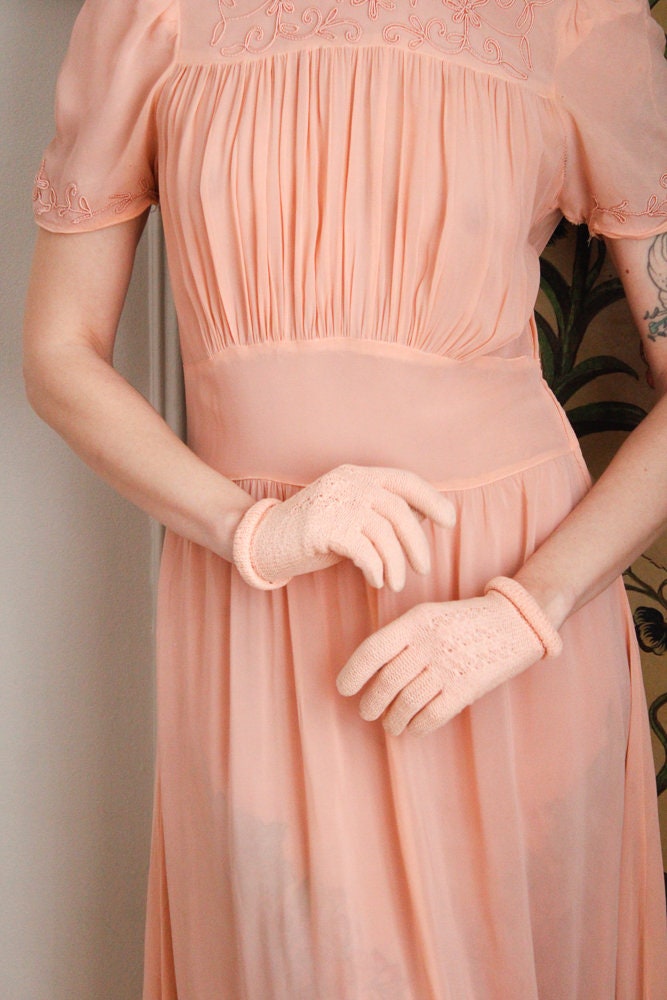 1940s Pink Cotton Knit Gloves
