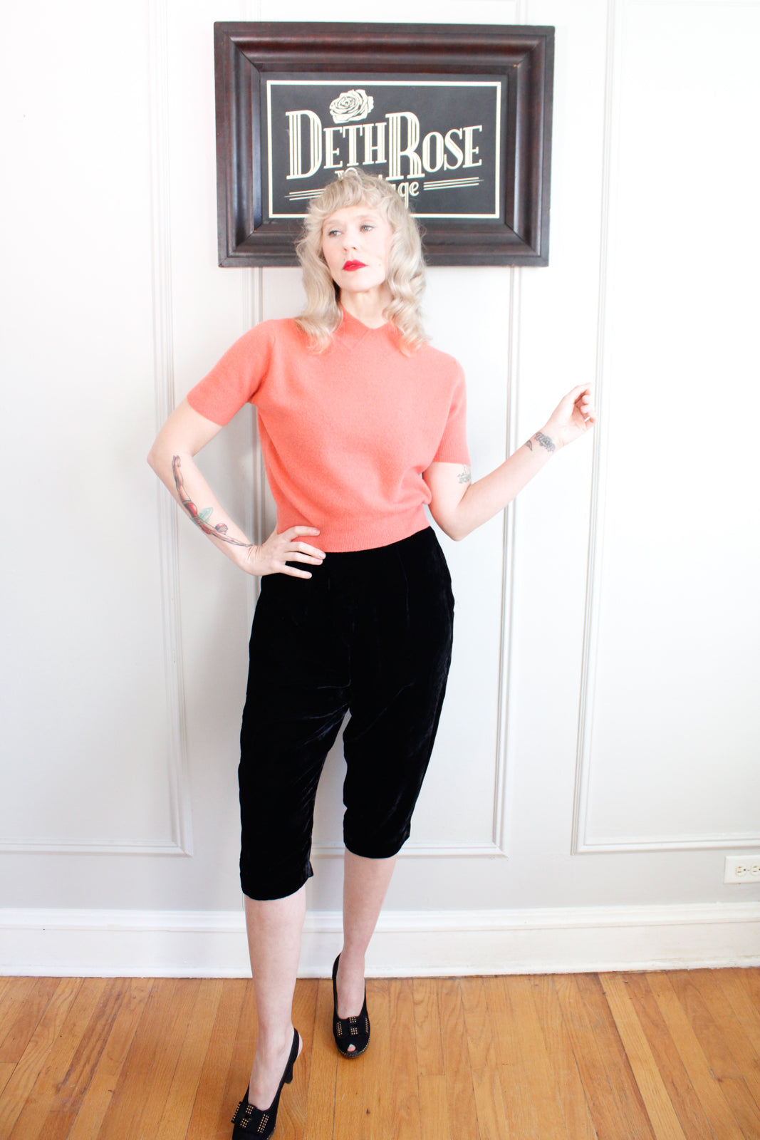 Late 1940s Velvet Black Cropped Pants - Small