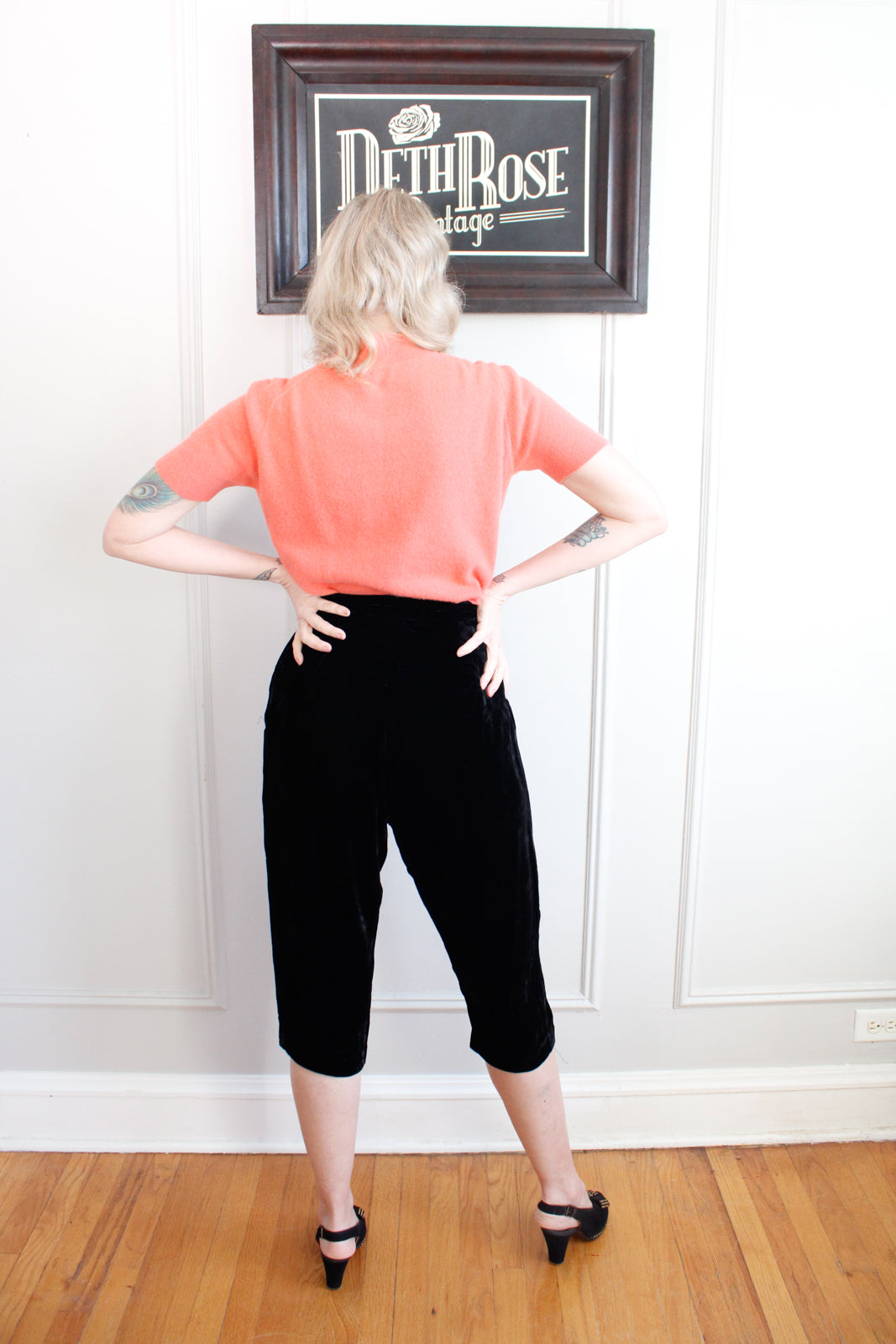 Late 1940s Velvet Black Cropped Pants - Small