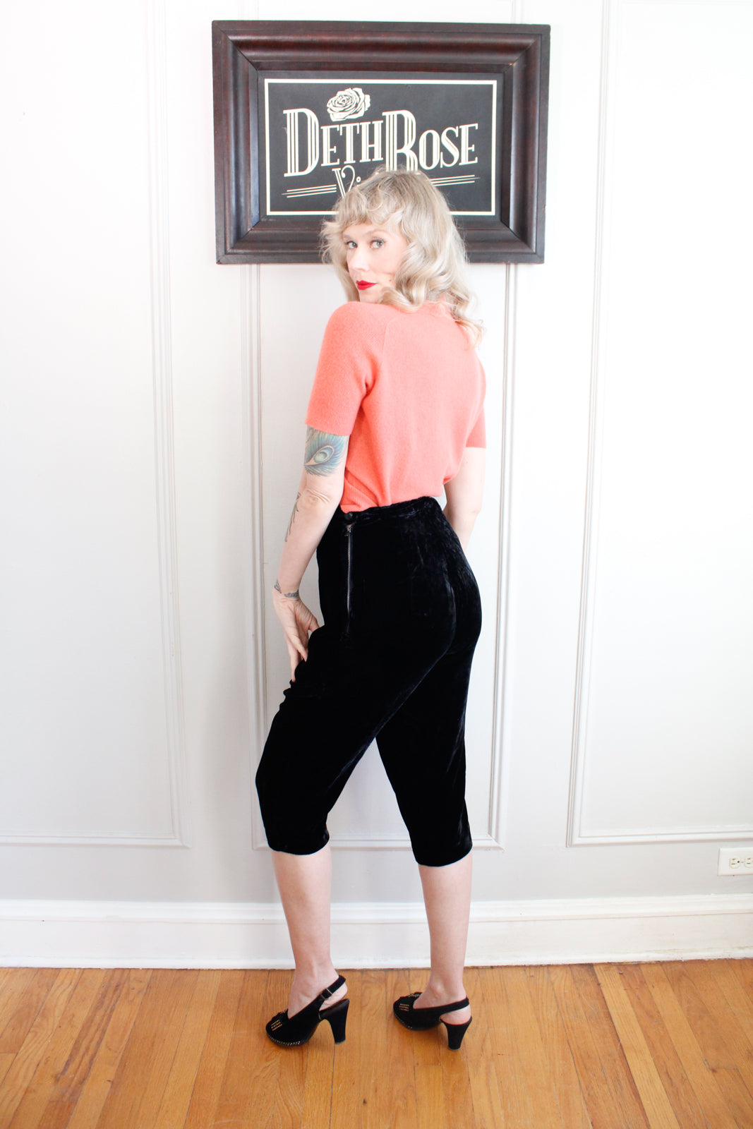 Late 1940s Velvet Black Cropped Pants - Small