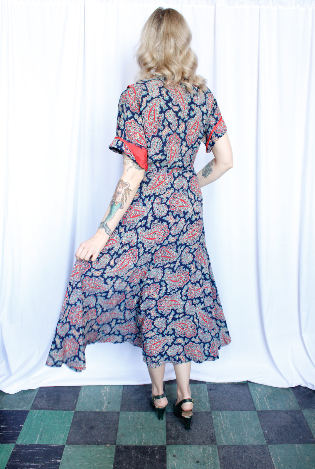 1940s Kamore Cold Rayon Paisley Dressing Gown - M/L